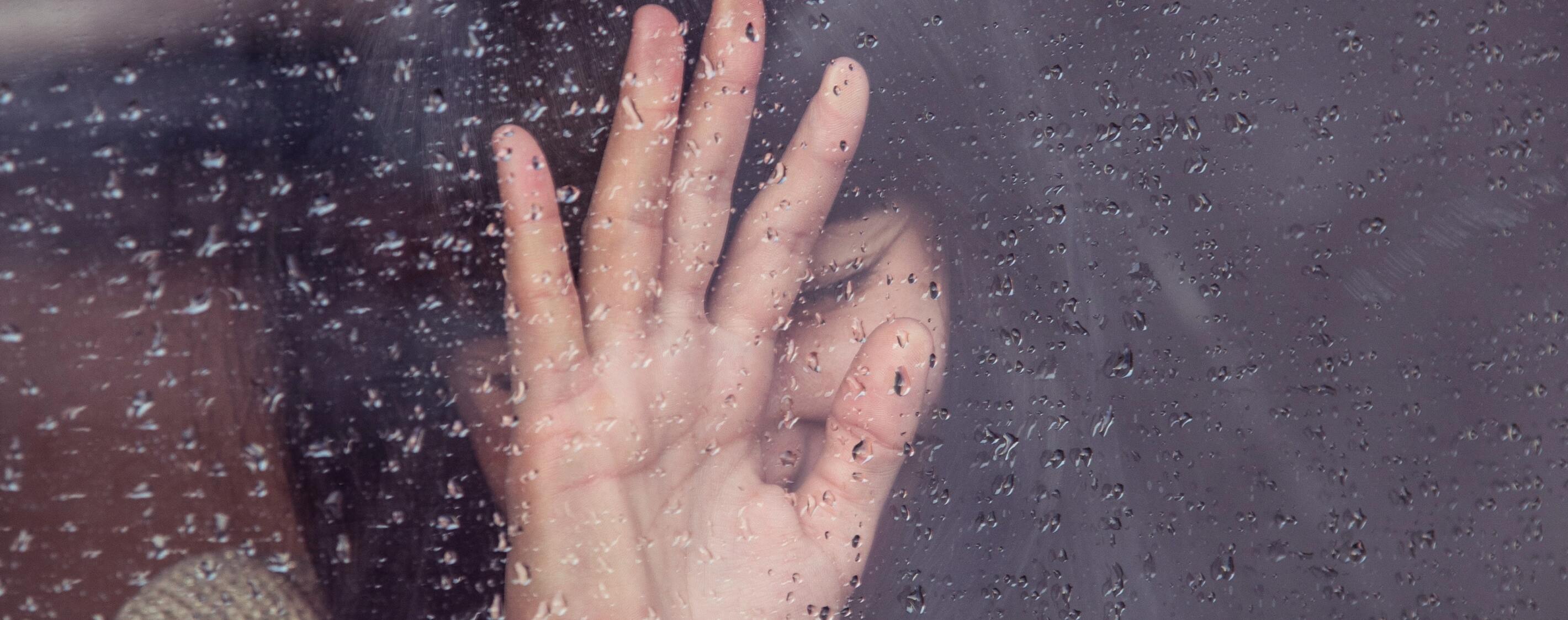 Reconnect Your Mind, Body and Soul with These Four Ways to Navigate the Stages Grief